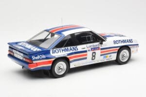 Opel Manta 400 Rothmans #8 J. McRae / I. Grindrod Lombard RAC Rally 1983 IXO 1:18 18RMC038A メタル - 画像 2/6