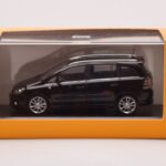 Opel Zafira B OPC ブラック Minichamps 1:43 - image 4 of 4
