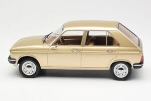 Peugeot 104 GR ベージュ メタリック Norev 1:18 184904 メタル - 画像 3/6