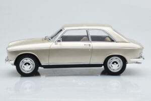 Peugeot 204 Coupe ベージュ Otto 1:18 OT1024 レジン - 画像 3/6