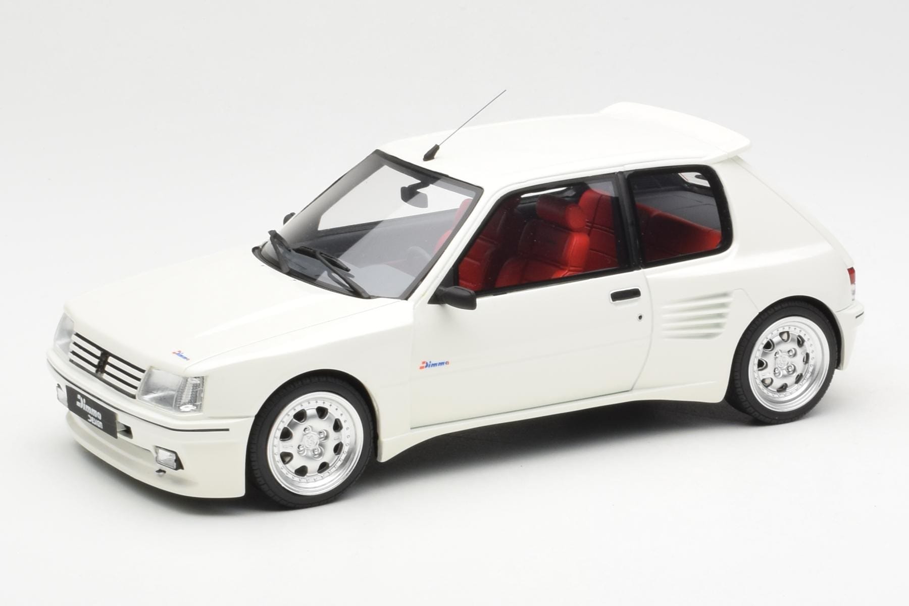 Peugeot 205 Dimma ホワイト Otto 1:18 OT681 レジン