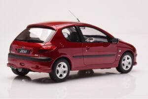 Peugeot 206 S16 レッド Otto 1:18 OT1039 レジン - 画像 2/6