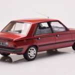 Peugeot 305 GTX レッド Plaisir Otto 1:18 - image 2 of 6