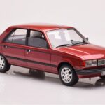Peugeot 305 GTX レッド Plaisir Otto 1:18 - image 4 of 6