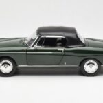 Peugeot 404 カブリオレ Antique Green 限定版 Norev 1:18 - image 4 of 8