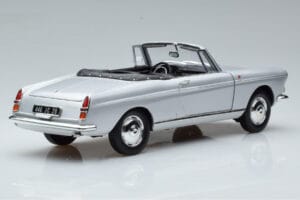 Peugeot 404 カブリオレ シルバー Norev 1:18 184835 メタル - 画像 3/8