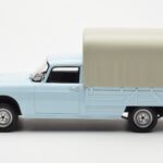 Peugeot 404 Pickup Bache パステルブルー Otto 1:18 - image 3 of 6