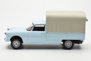 Peugeot 404 Pickup Bache パステルブルー Otto 1:18 OT1036 レジン - 画像 3/6