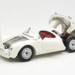 Porsche 550 Spyder 70周年エディション ホワイト Schuco 1:18 - image 2 of 8