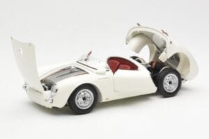 Porsche 550 Spyder 70周年エディション ホワイト Schuco 1:18 450033300 メタル - 画像 2/8