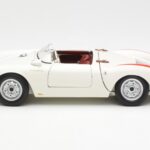 Porsche 550 Spyder 70周年エディション ホワイト Schuco 1:18 - image 4 of 8