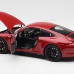 Porsche 911 991 Carrera GTS カーマインレッド Schuco 1:18 - image 5 of 8
