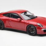Porsche 911 991 Carrera GTS カーマインレッド Schuco 1:18 - image 6 of 8