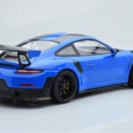 Porsche 911 GT2 RS 991.2 Weissach Package ブルー ブラックマグネシウムホイール Minichamps 1:18 - image 2 of 6