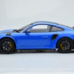 Porsche 911 GT2 RS 991.2 Weissach Package ブルー ブラックマグネシウムホイール Minichamps 1:18 - image 3 of 6