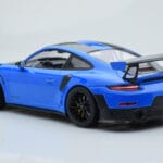 Porsche 911 GT2 RS 991.2 Weissach Package ブルー ブラックマグネシウムホイール Minichamps 1:18 - image 5 of 6