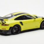 Porsche 911 991.2 GT2 RS ライトグリーン ブラックマグネシウムホイール Minichamps 1:18 - image 2 of 6