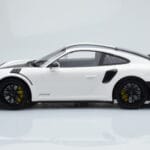 Porsche 911 GT2 RS 991.2 Weissach Package ホワイト ブラックマグネシウムホイール Minichamps 1:18 - image 3 of 6