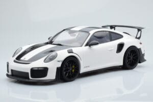 Porsche 911 GT2 RS 991.2 Weissach Package ホワイト ブラックマグネシウムホイール Minichamps 1:18