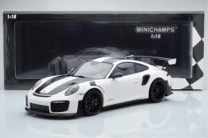 Porsche 911 GT2 RS 991.2 Weissach Package ホワイト ブラックマグネシウムホイール Minichamps 1:18 153068309 メタル - 画像 6/6