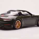 Porsche 911 992 Targa 4S オリーブグリーン GT Spirit 1:18 - image 2 of 6