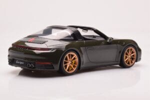 Porsche 911 992 Targa 4S オリーブグリーン GT Spirit 1:18 GT438 レジン - 画像 2/6