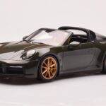 Porsche 911 992 Targa 4S オリーブグリーン GT Spirit 1:18
