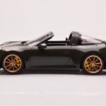 Porsche 911 992 Targa 4S オリーブグリーン GT Spirit 1:18 - image 3 of 6