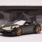 Porsche 911 992 Targa 4S オリーブグリーン GT Spirit 1:18 - image 6 of 6