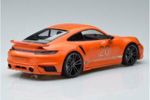 Porsche 911 992 Turbo S China 20th Anniversary オレンジ Minichamps 1:18 155069171 メタル - 画像 2/6