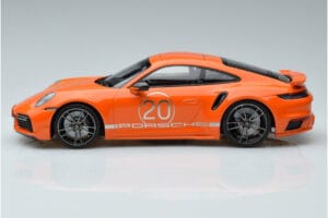 Porsche 911 992 Turbo S China 20th Anniversary オレンジ Minichamps 1:18 155069171 メタル - 画像 3/6