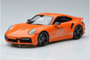 Porsche 911 992 Turbo S China 20th Anniversary オレンジ Minichamps 1:18