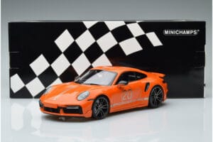 Porsche 911 992 Turbo S China 20th Anniversary オレンジ Minichamps 1:18 155069171 メタル - 画像 6/6