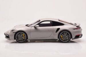 Porsche 911 992 Turbo S クレヨングレー GT Spirit 1:18 GT431 レジン - 画像 3/6