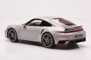 Porsche 911 992 Turbo S クレヨングレー GT Spirit 1:18 GT431 レジン - 画像 5/6