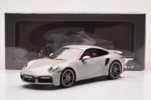 Porsche 911 992 Turbo S クレヨングレー GT Spirit 1:18 GT431 レジン - 画像 6/6