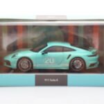 Porsche 911 992 Turbo S Mint グリーン Minichamps 1:43 - image 4 of 4