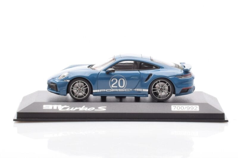 Porsche 911 992 Turbo S Oslo ブルー Minichamps 1:43