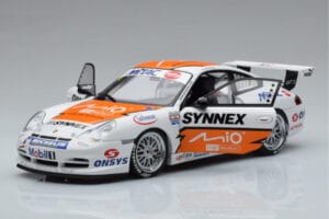 Porsche 911 996 GT3 R #1 C. Kwan Carrera Cup Asia 2004 AUTOart 1:18 80487 メタル - 画像 2/7