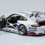 Porsche 911 997 GT3 RSR #1 Presentation Car 2007 AUTOart 1:18 - image 5 of 8