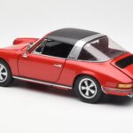 Porsche 911 Targa S レッド Schuco 1:18 - image 8 of 9