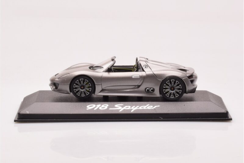 Porsche 918 Spyder グレーメタリック Minichamps 1:43
