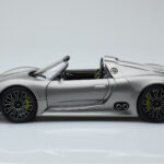 Porsche 918 Spyder プロトタイプ グレーメタリック Minichamps 1:18 - image 4 of 7