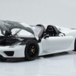 Porsche 918 Spyder Weissach Package ホワイト ブラックホイール Minichamps 1:18 - image 2 of 9