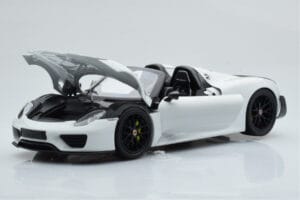 Porsche 918 Spyder Weissach Package ホワイト ブラックホイール Minichamps 1:18 113062443 メタル - 画像 2/9