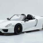 Porsche 918 Spyder Weissach Package ホワイト ブラックホイール Minichamps 1:18