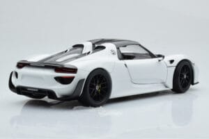 Porsche 918 Spyder Weissach Package ホワイト ブラックホイール Minichamps 1:18 113062443 メタル - 画像 3/9