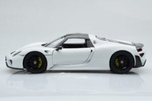 Porsche 918 Spyder Weissach Package ホワイト ブラックホイール Minichamps 1:18 113062443 メタル - 画像 5/9