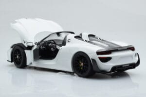Porsche 918 Spyder Weissach Package ホワイト ブラックホイール Minichamps 1:18 113062443 メタル - 画像 6/9