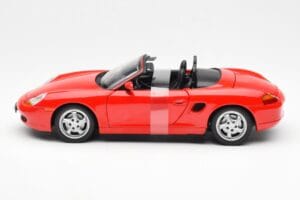 Porsche Boxster 986 レッド UT Models 1:18 180065830 メタル - 画像 3/6